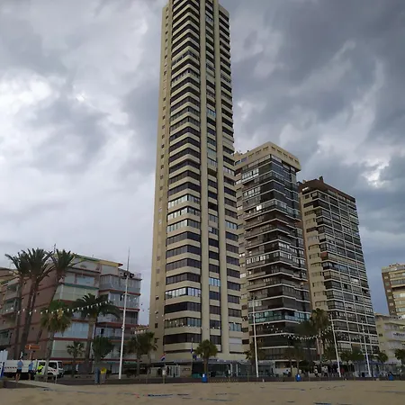 Luminoso En Primera Linea De Playa Appartement
